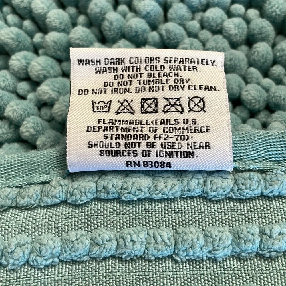 NWT! Aqua Blue Noodle Bath Rug/Mat!